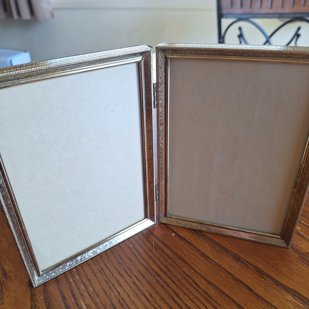 Vintage Gold Tone Ornate Retro‎ Double Folding Hinge Picture Frame 5x7